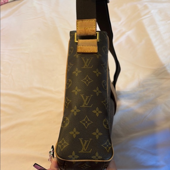 Louis Vuitton Brown Monogram Messenger Bag - Picture 6 of 17